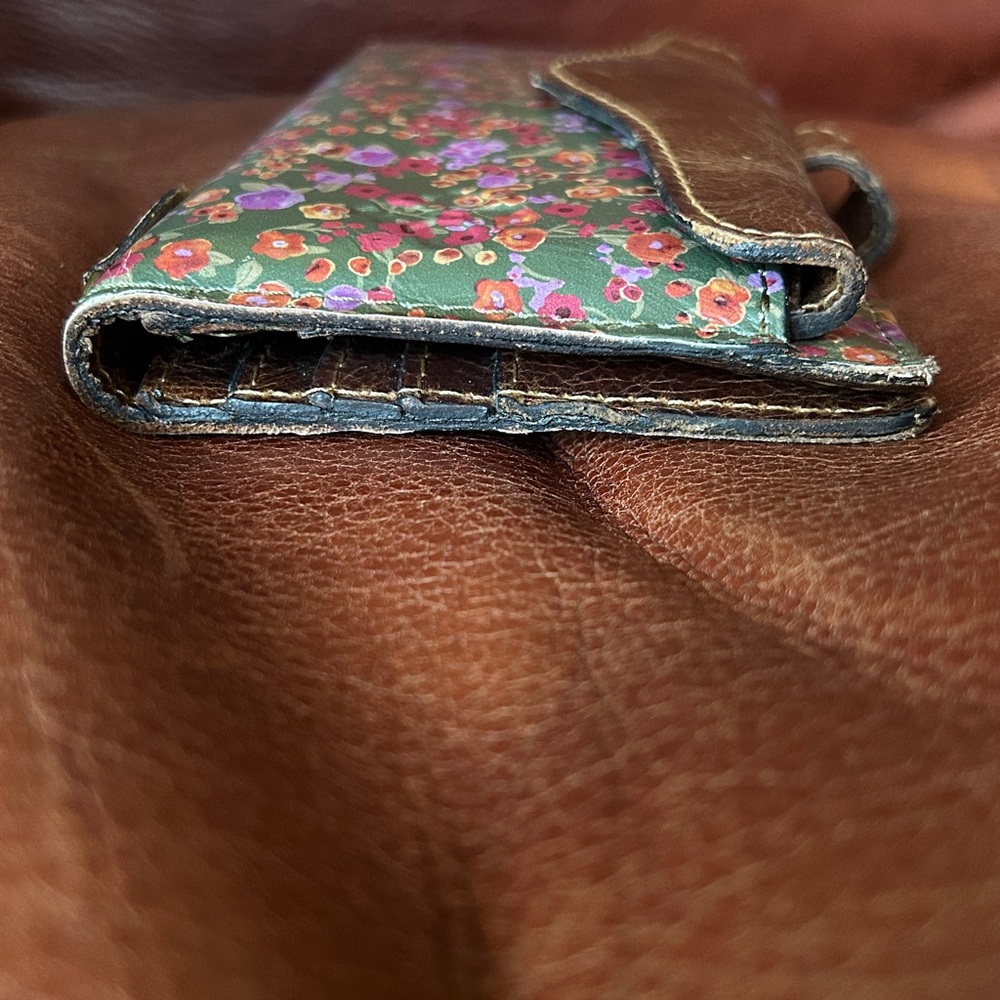 Patricia Nash Wallet - Picture 5 of 10